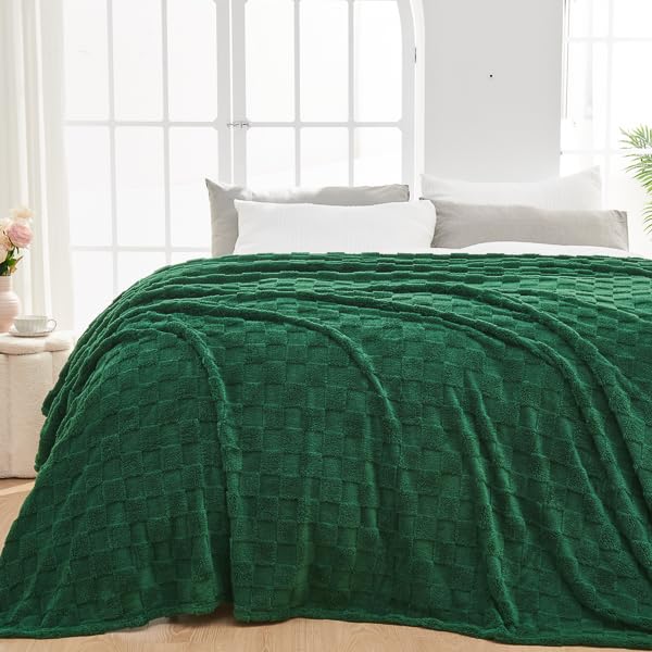 NEWCOSPLAY 3D Checkered Flannel Throw Blanket, Ivory Checkered, 50"x70"