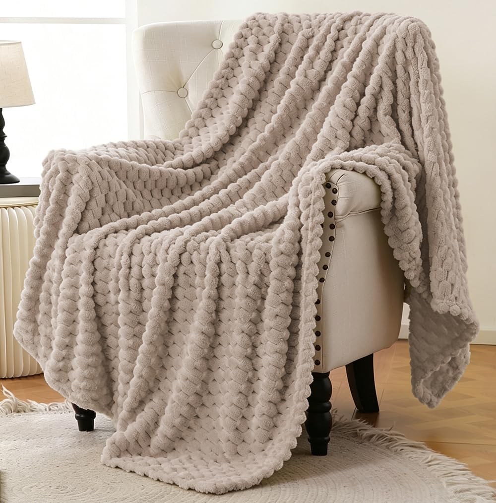 Bnuitland Light Yellow Flannel Throw Blanket (50X40 inches), 300 GSM Fleece Cozy Warm Soft Lightweight Bed Sofa Blanket for Babys and Pets, Suitable for All Seasons