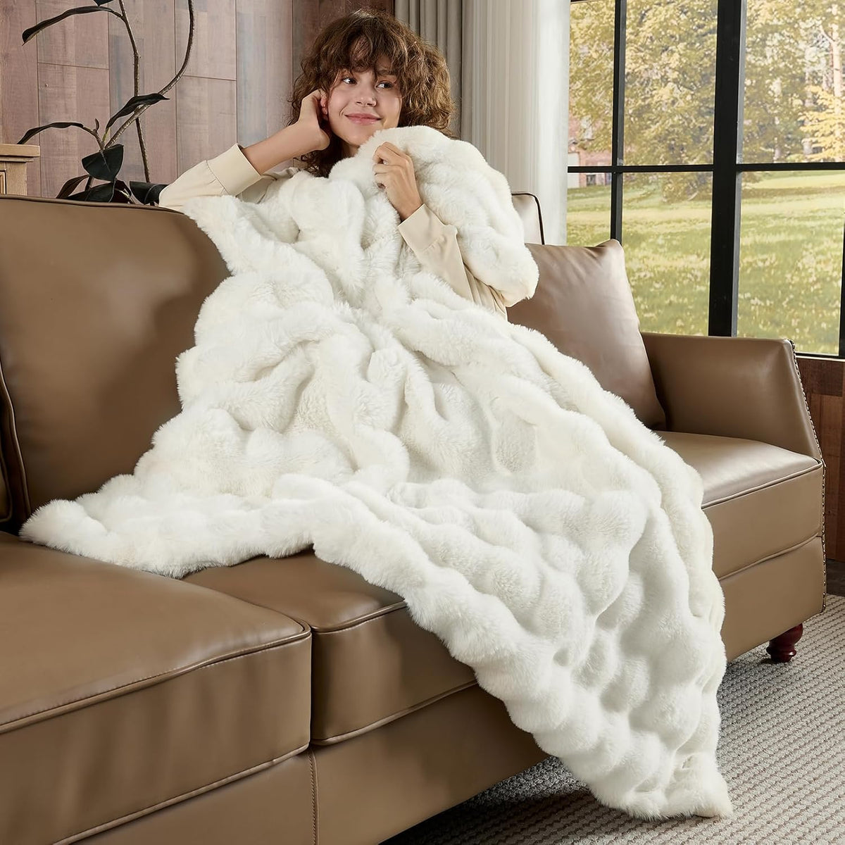 Lotus Karen Faux Fur Throw Blanket Cream White - Big Bubble Rabbit Fluff Blanket for Couch, Small Fluffy Fuzzy Cozy Blanket, Thick Furry Plush Shaggy Blankets, 50x60 Inches