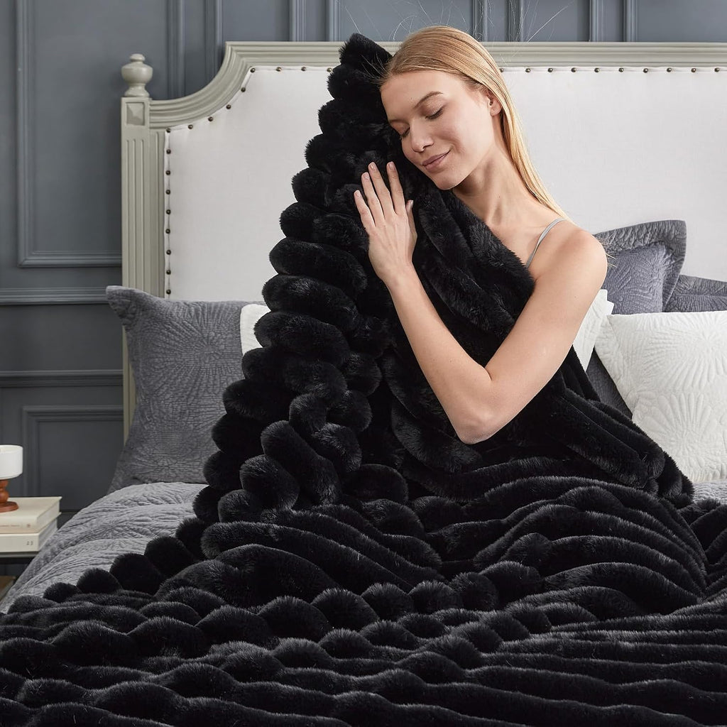 Cozy Bliss Faux Fur Throw Blanket for Couch, Cozy Warm Plush Striped Blanket for Sofa Bedroom Living Room, 50 * 60 Inches Black