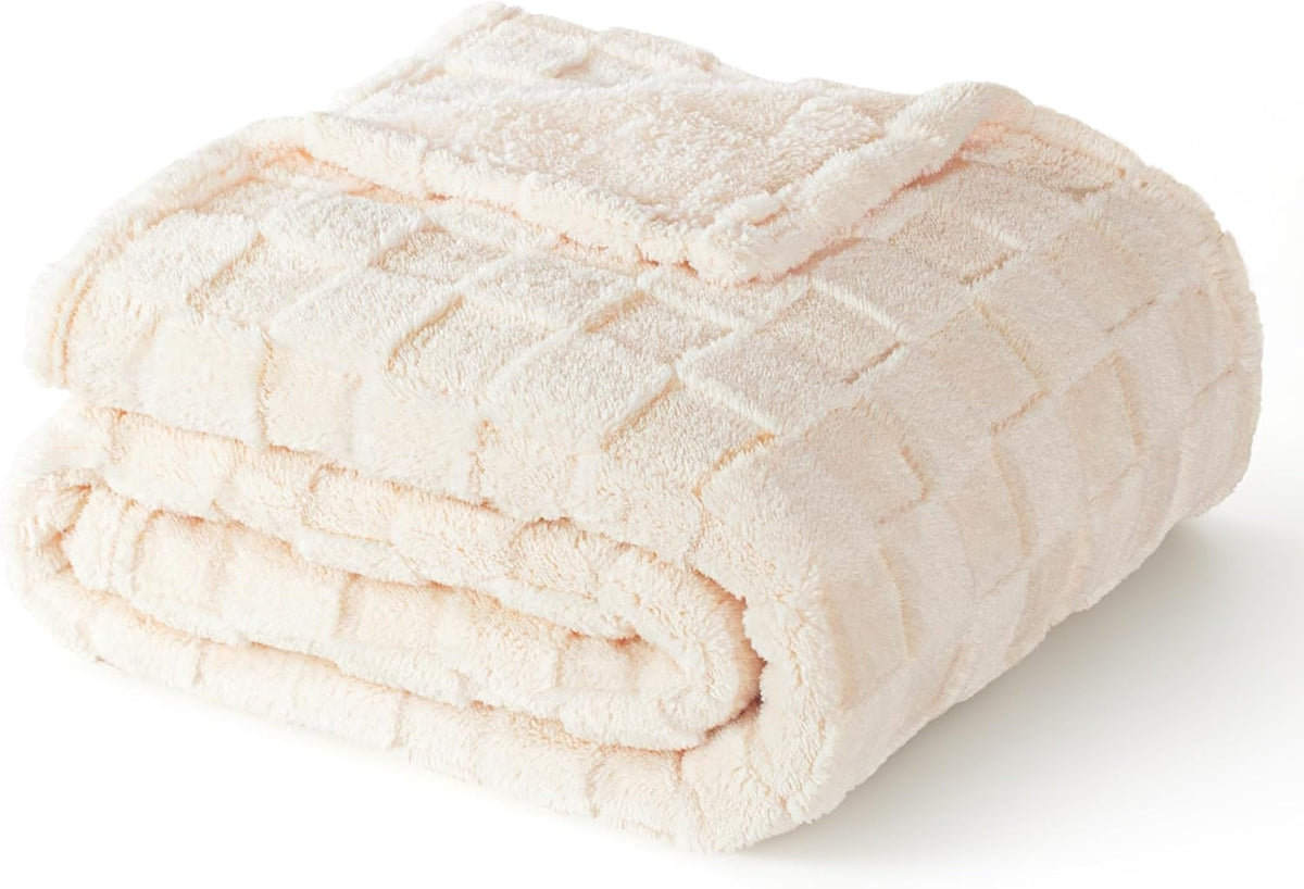 Exclusivo Mezcla 3D Checkered Fleece Throw Blanket for Couch, Ivory