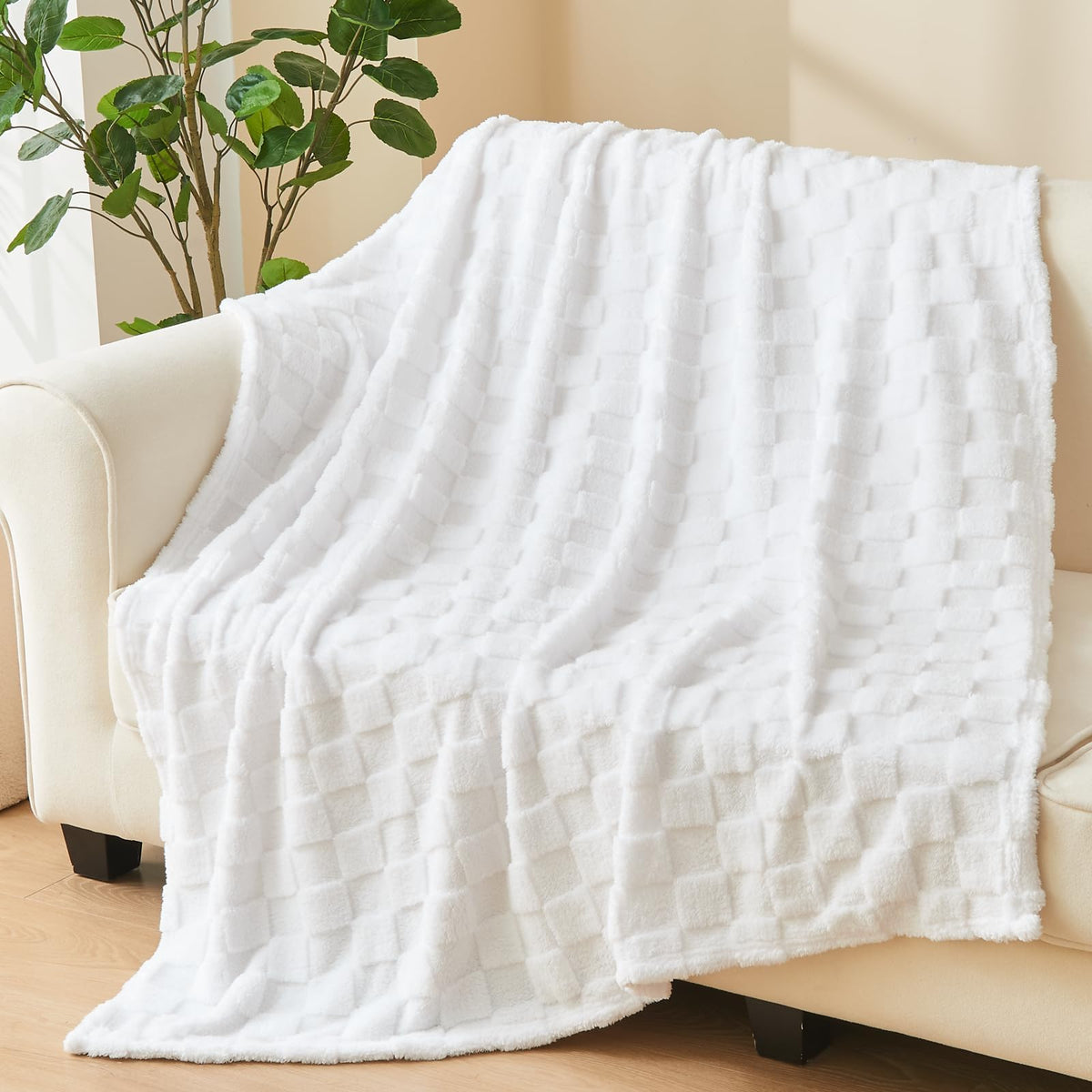 NEWCOSPLAY 3D Checkered Flannel Throw Blanket, Ivory Checkered, 50"x70"