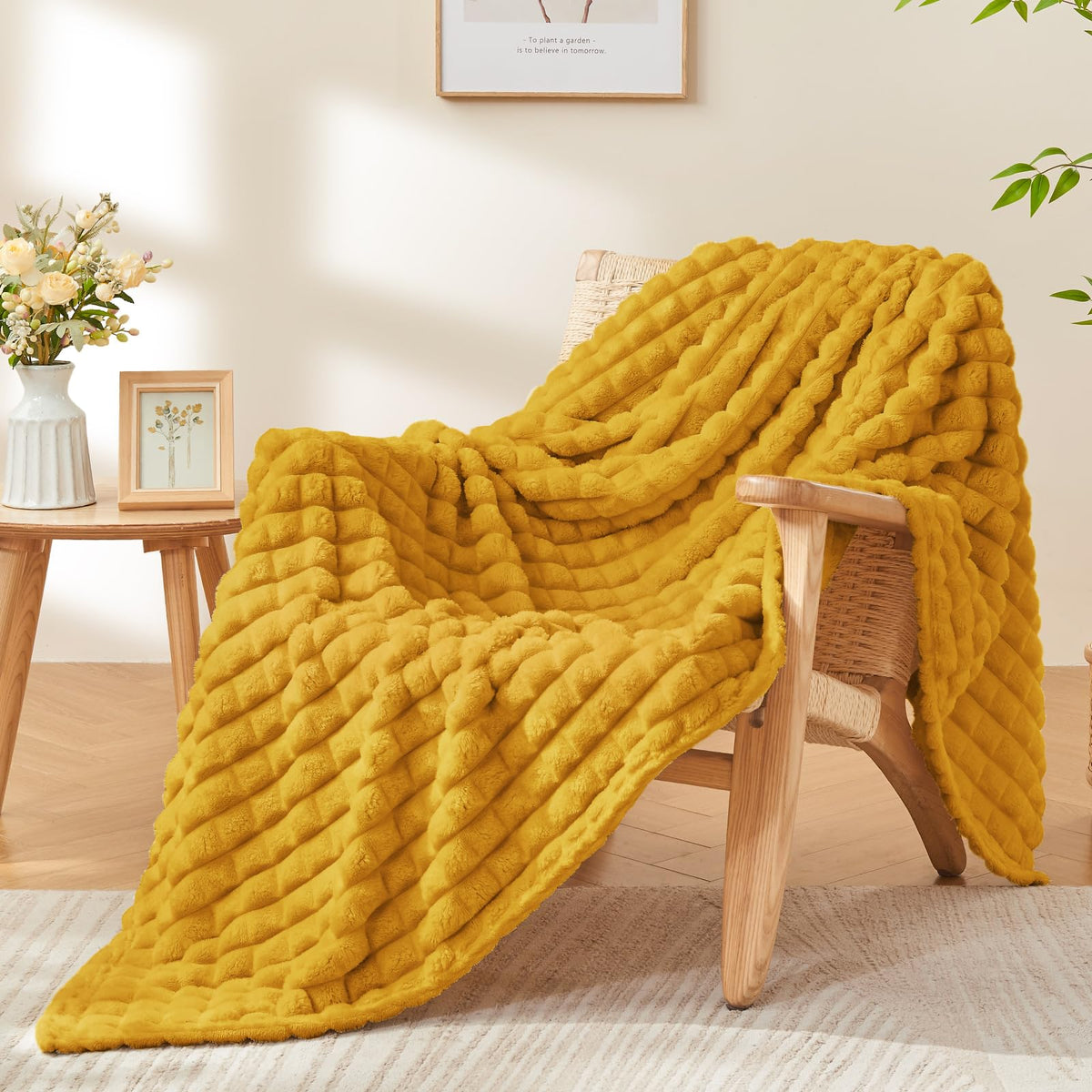 BEDELITE Buffalo Plaid Flannel Fleece Throw Blanket for Couch
