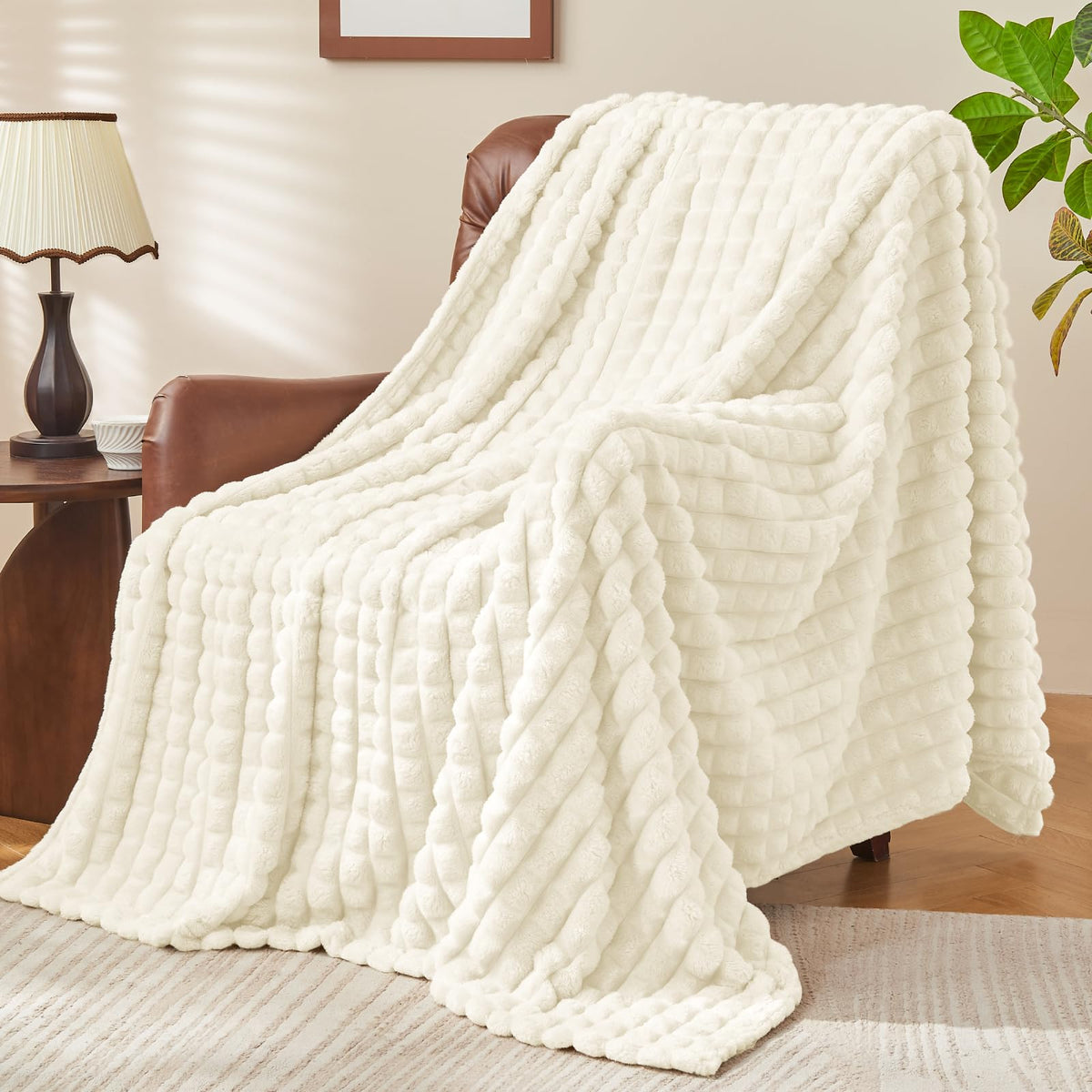 BEDELITE Buffalo Plaid Flannel Fleece Throw Blanket for Couch