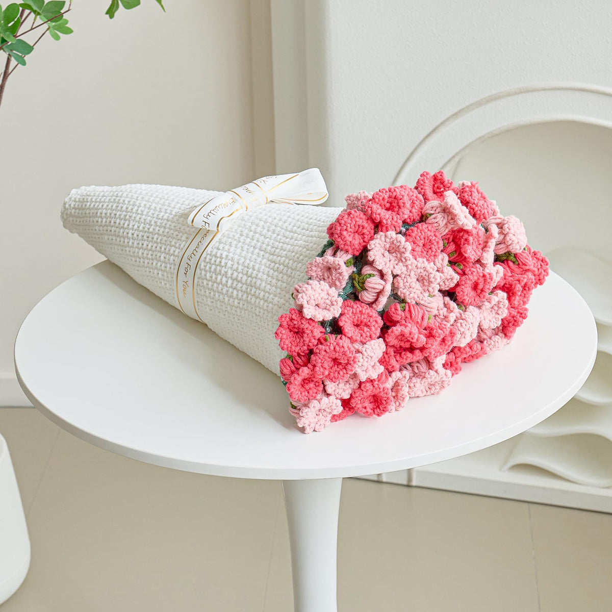 Crochet Flower Bouquet Throw Blanket, Handmade Knitted Blanket with Rose Flowers, Cute Romantic Gift for Her Girlfriend Mom Mother’s Day Valentine Wedding Anniversary Birthday, Pink and White