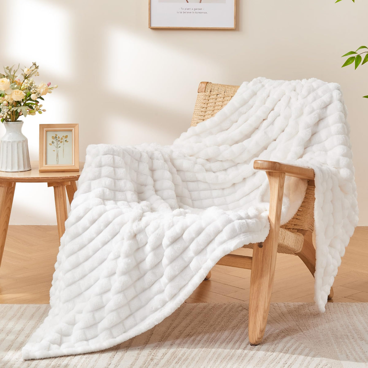BEDELITE Buffalo Plaid Flannel Fleece Throw Blanket for Couch