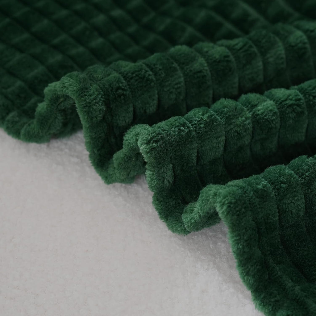 Puncuntex Fleece Throw Blanket Dark Green 50"×60" with Square Grid Design