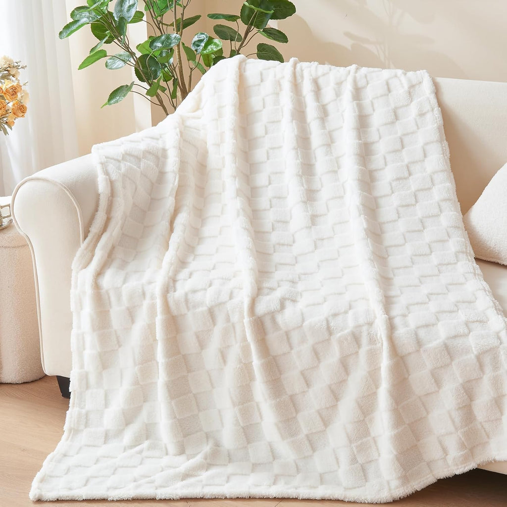 NEWCOSPLAY 3D Checkered Flannel Throw Blanket, Ivory Checkered, 50"x70"