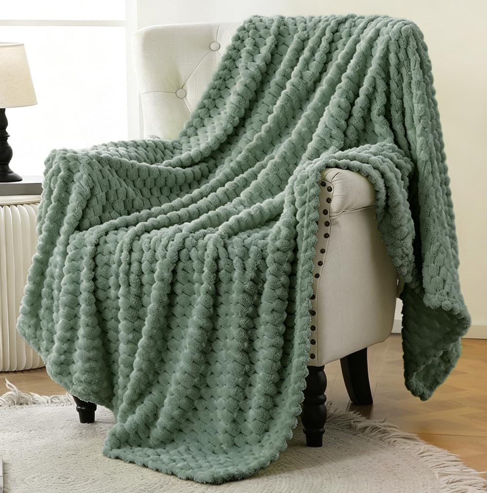 Bnuitland Light Yellow Flannel Throw Blanket (50X40 inches), 300 GSM Fleece Cozy Warm Soft Lightweight Bed Sofa Blanket for Babys and Pets, Suitable for All Seasons