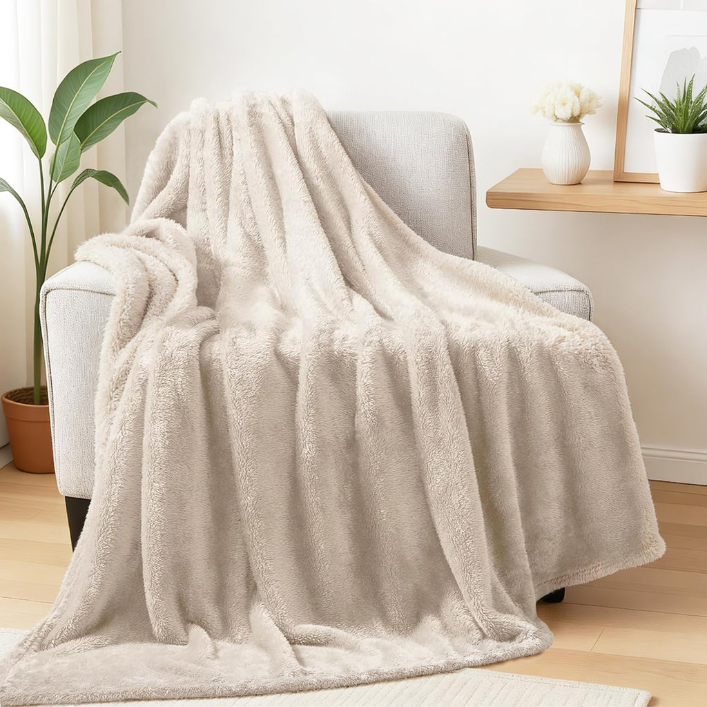 Exclusivo Mezcla Fuzzy Large Fleece Throw Blanket for Couch, Dusty Pink