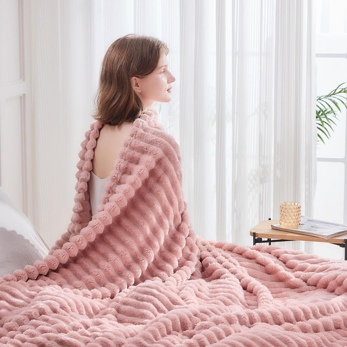 NEWCOSPLAY Fleece Ribbed Cozy Throw Blanket for Couch, Pink, 50"x60"