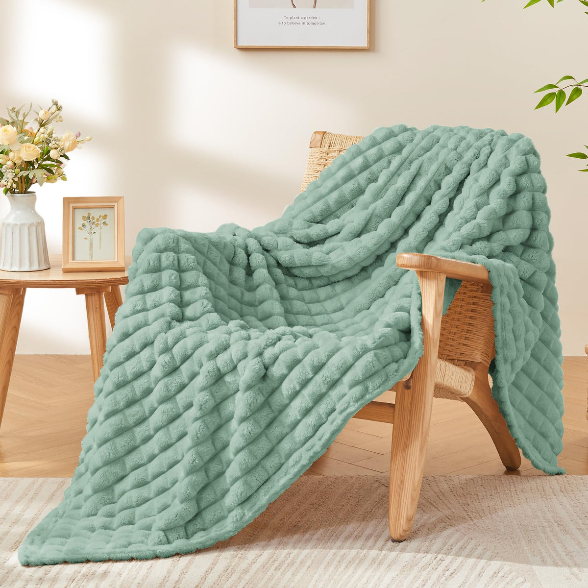 BEDELITE Buffalo Plaid Flannel Fleece Throw Blanket for Couch