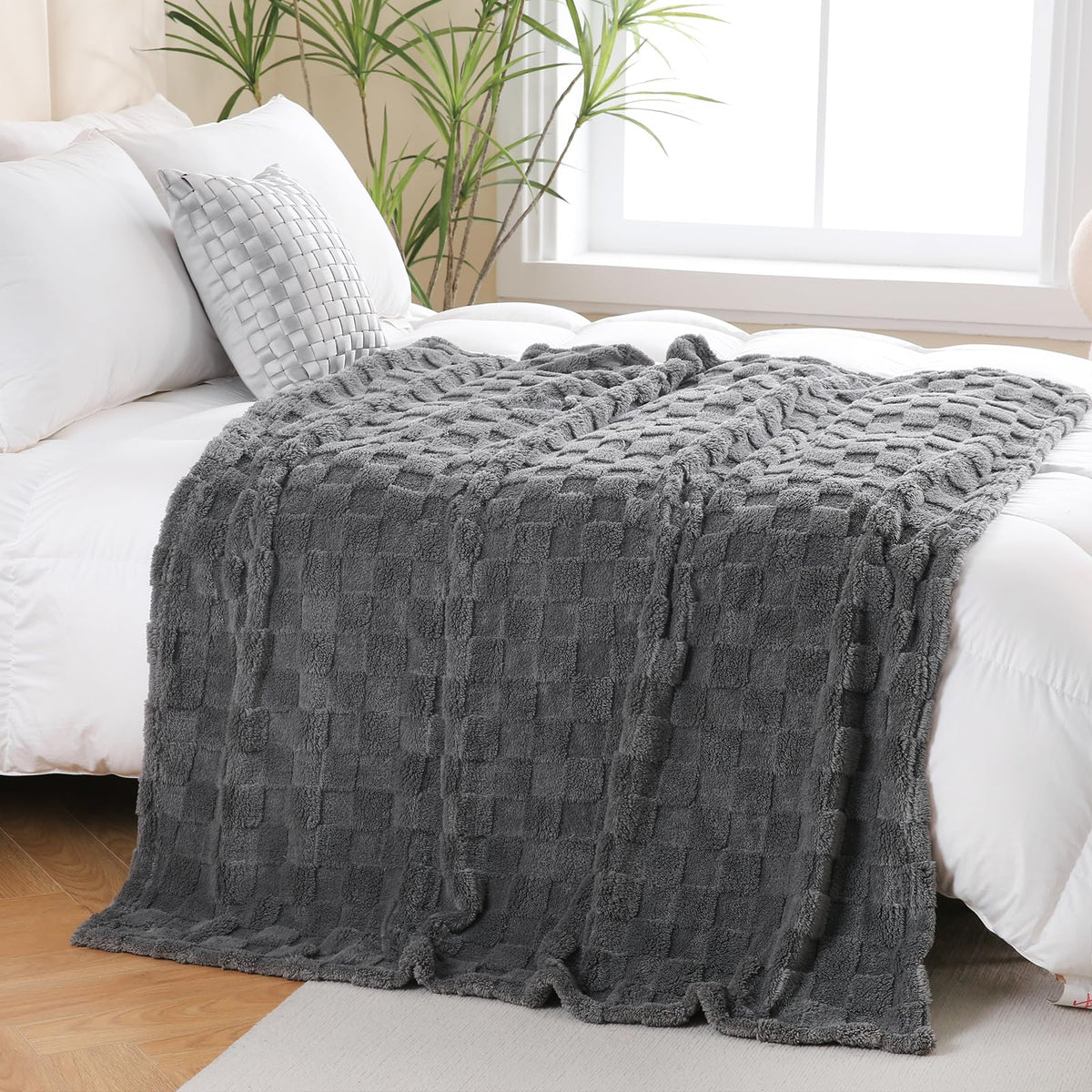 Deep Purple Fleece Throw Blanket 50”×60”Checkered Design for Couch