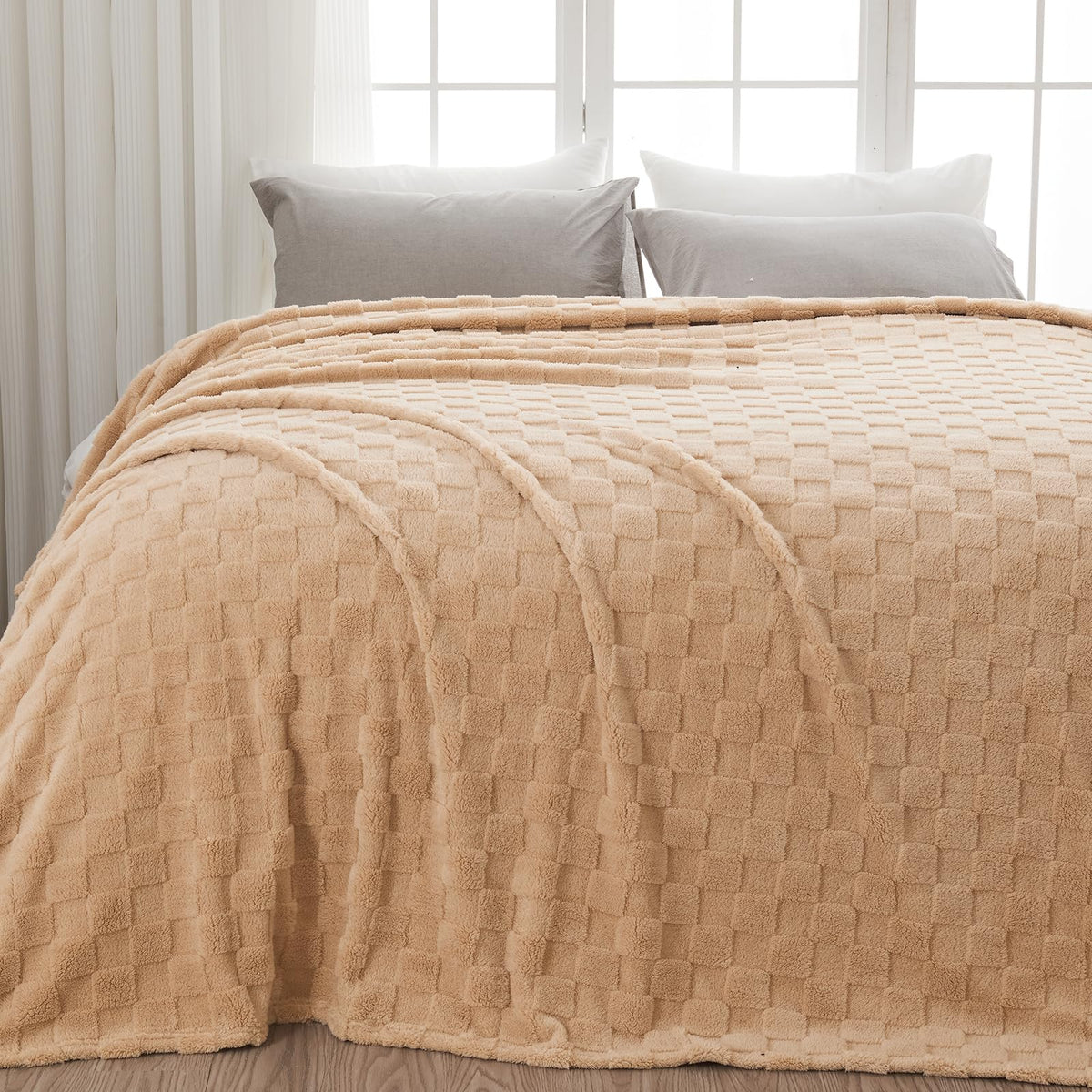 NEWCOSPLAY 3D Checkered Flannel Throw Blanket, Ivory Checkered, 50"x70"