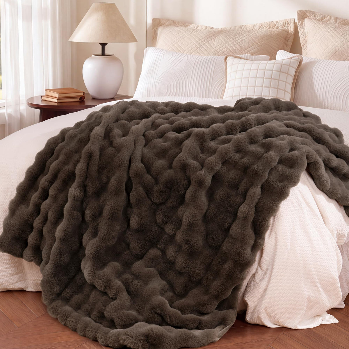 Ultra Soft Cozy Faux Fur Throw Blanket, Fuzzy Plush Thick Bubble Blanket, Luxury Fluffy Blanket for Couch, Sofa, Bedroom, and Living Room, 50x60 Inches, Cream White