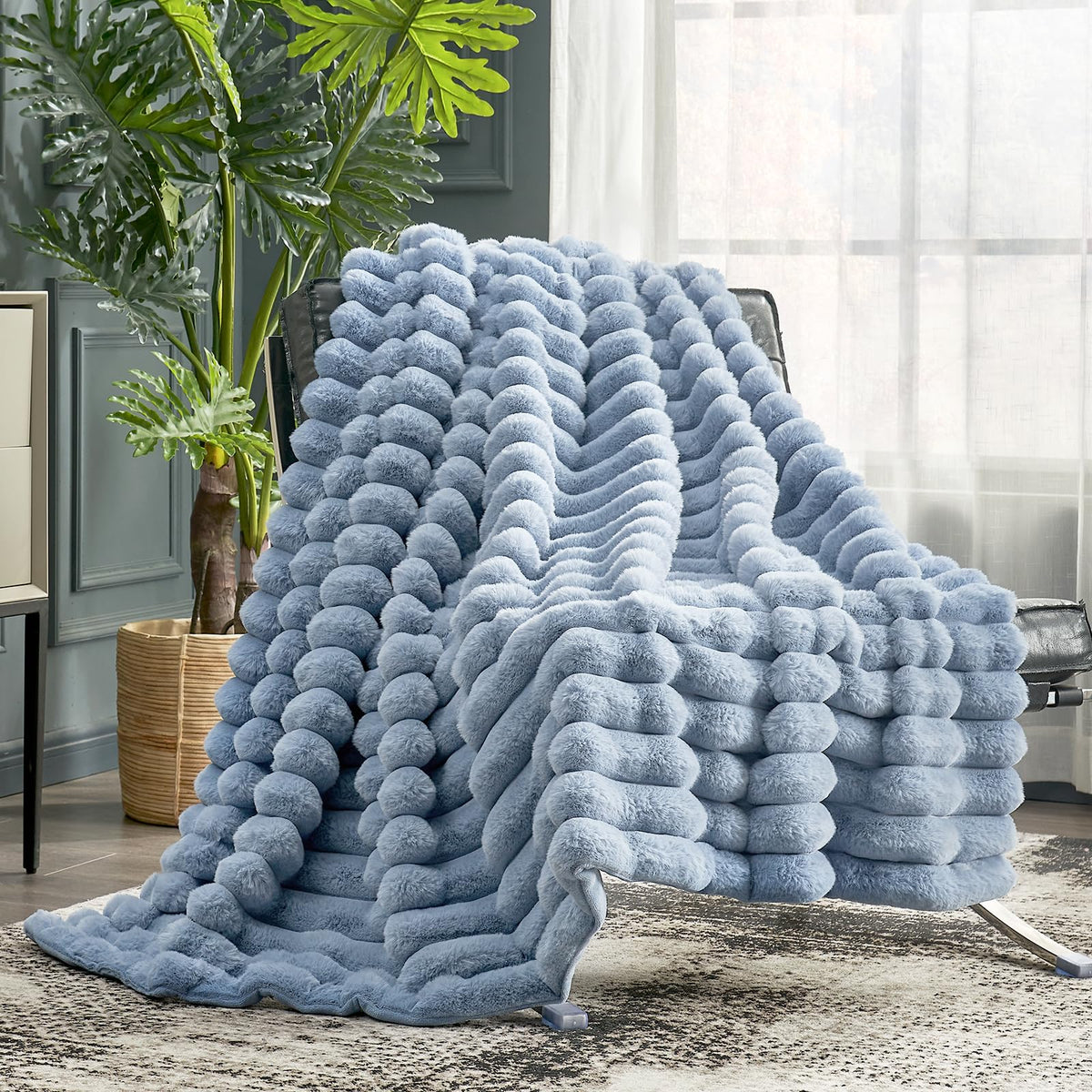 Cozy Bliss Faux Fur Throw Blanket for Couch, Cozy Warm Plush Striped Blanket for Sofa Bedroom Living Room, 50 * 60 Inches Black