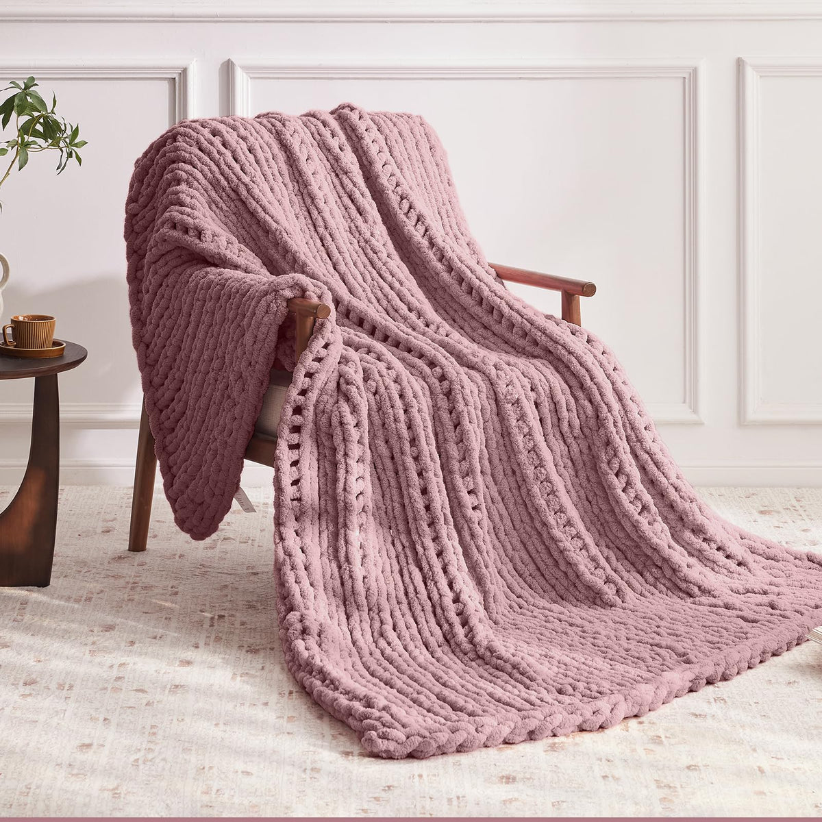 Negwoo Chunky Knit Throw Blanket, Knitted Throw Chenille Yarn, 50"*60"