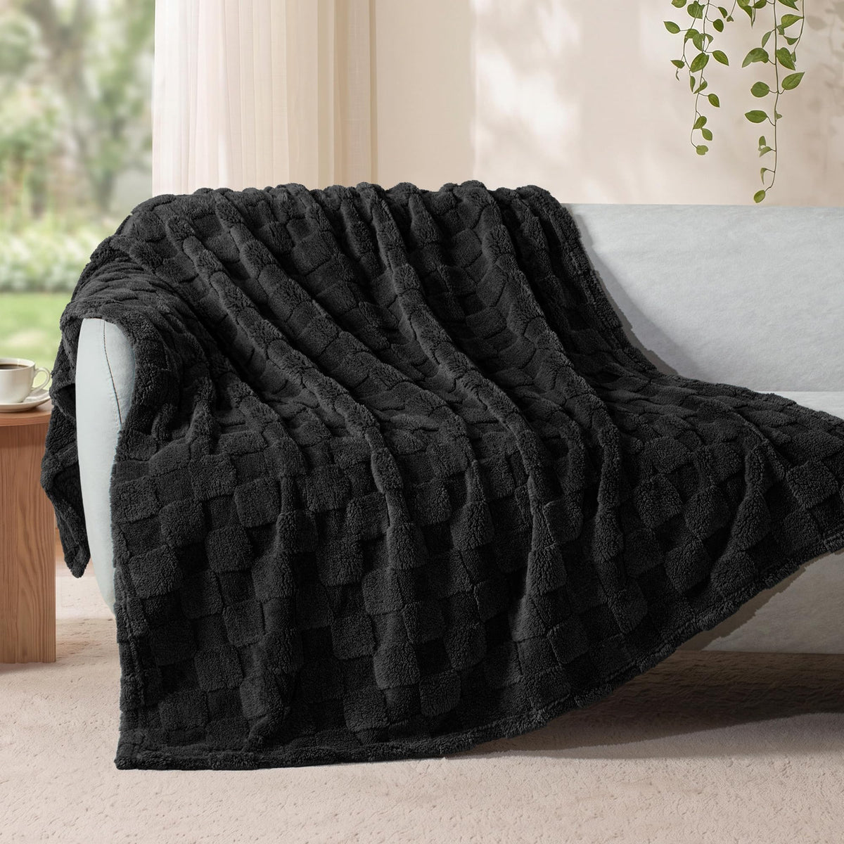 Exclusivo Mezcla 3D Checkered Fleece Throw Blanket for Couch, Ivory