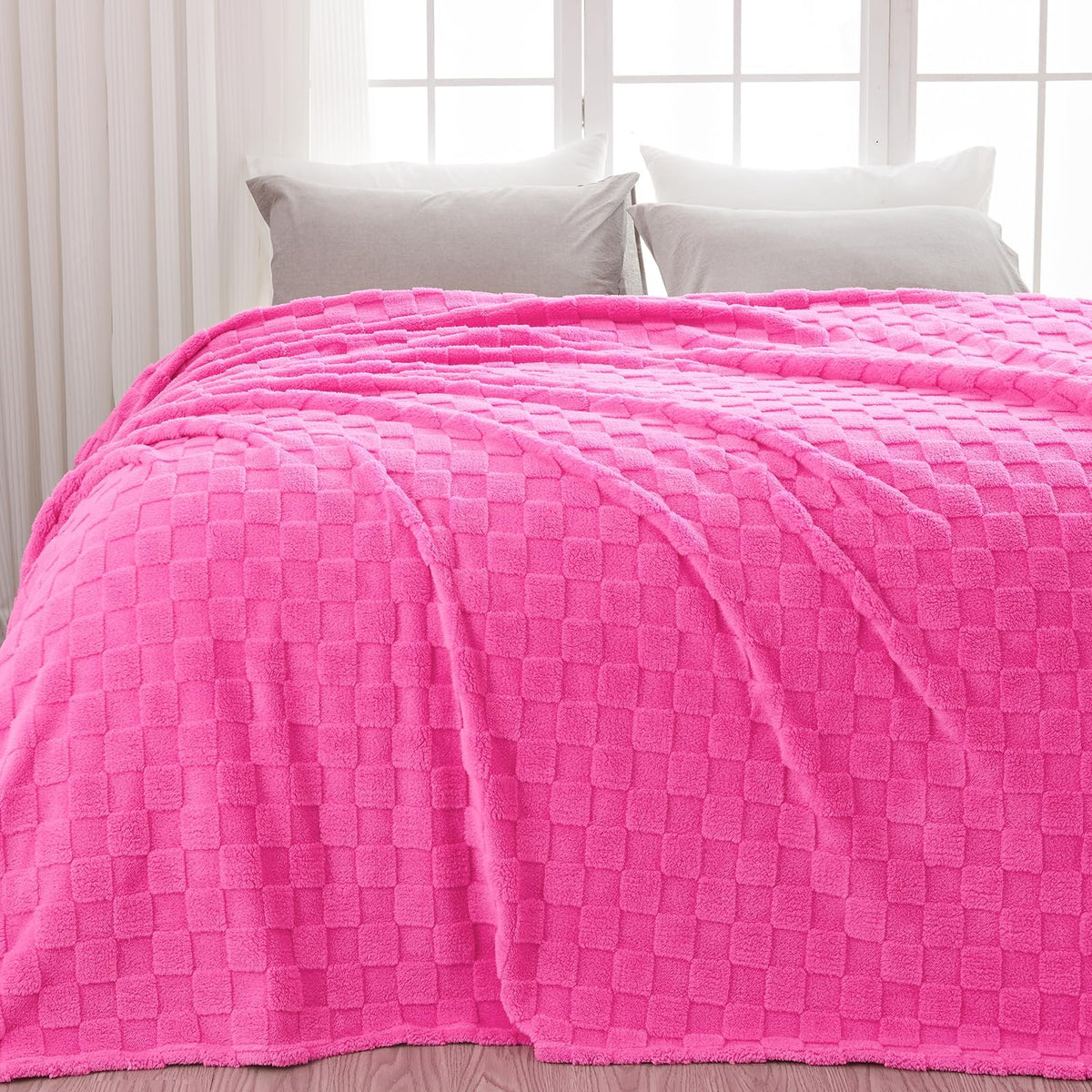 NEWCOSPLAY 3D Checkered Flannel Throw Blanket, Ivory Checkered, 50"x70"