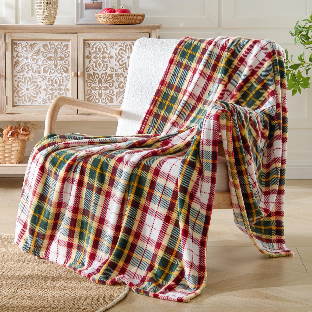 BEDELITE Buffalo Plaid Flannel Fleece Throw Blanket for Couch
