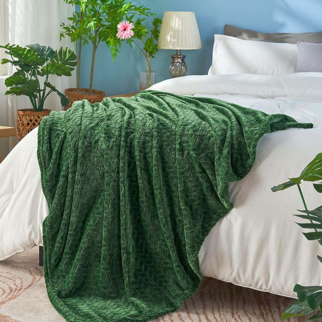 Inhand Fleece Throw Blanket, Super Soft Flannel Cozy for Adults, Washable Lightweight for Couch, Sofa, Bed, Office, Warm Plush for All Season, Green, 50"×60"