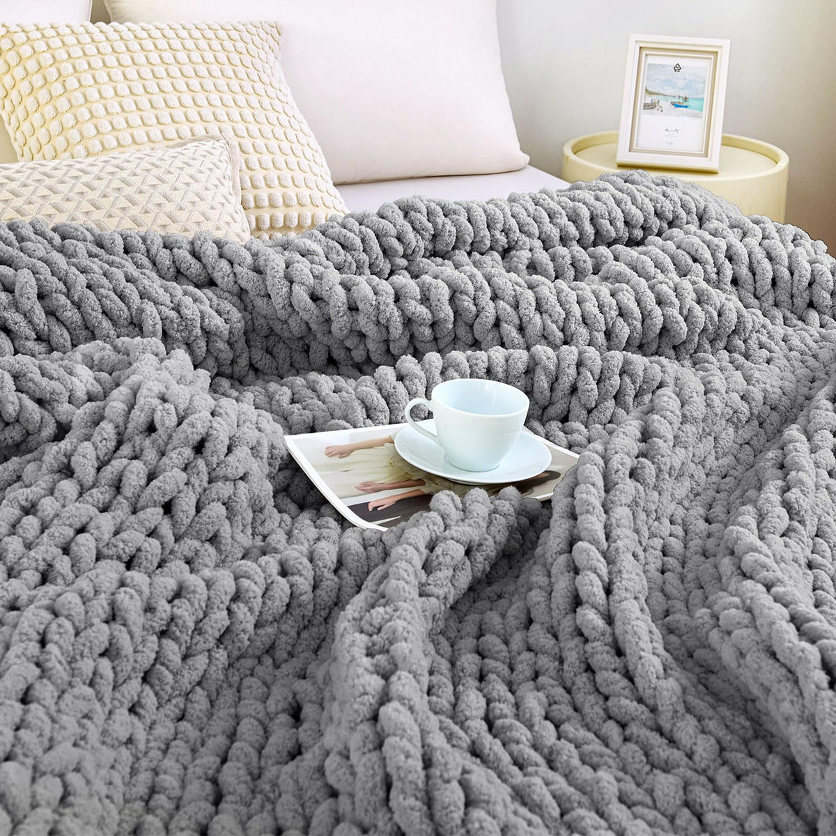 Chunky Knit Blanket Throw for Couch, 51"x63" Chunky Yarn Knitted Blankets