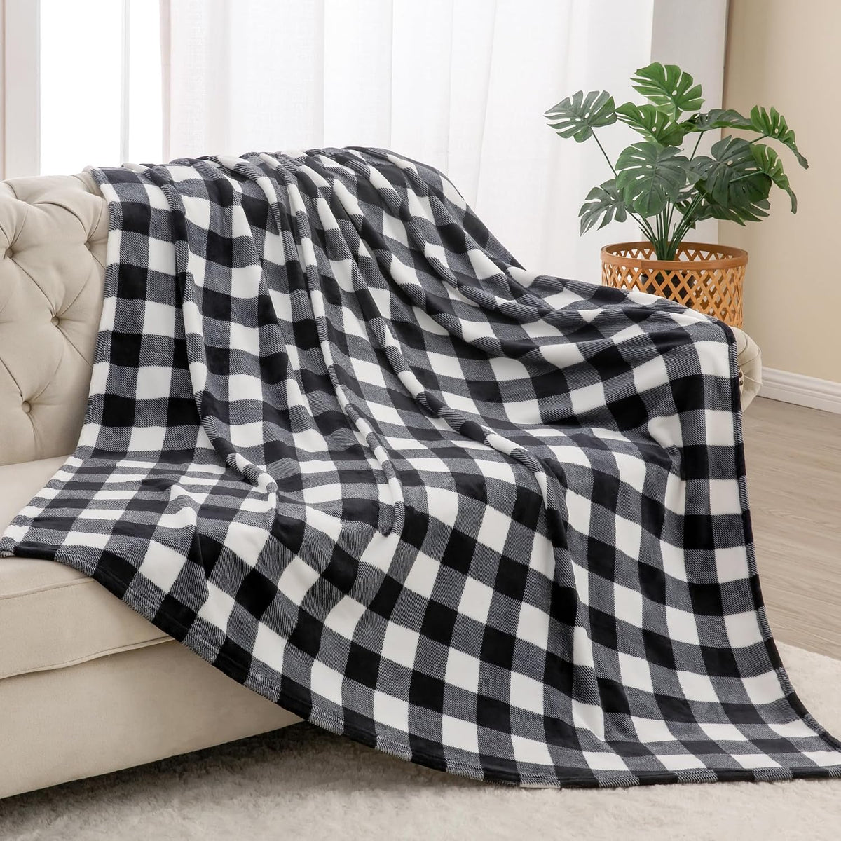 BEDELITE Buffalo Plaid Flannel Fleece Throw Blanket for Couch