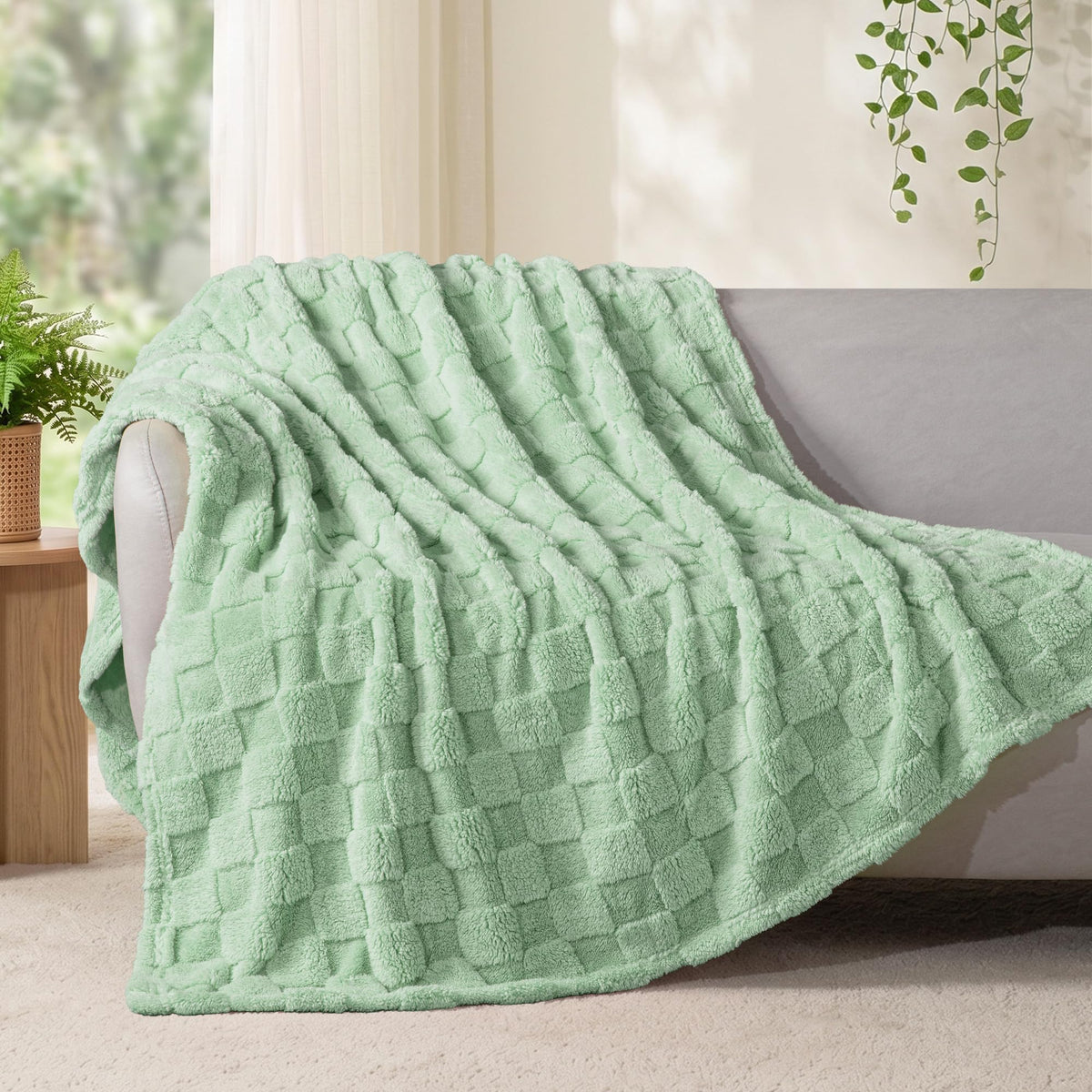 Exclusivo Mezcla 3D Checkered Fleece Throw Blanket for Couch, Ivory