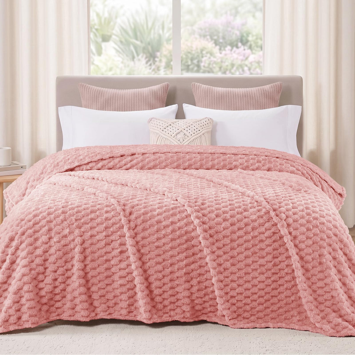 Exclusivo Mezcla Large 3D Fleece Throw Blanket for Couch, Ivory