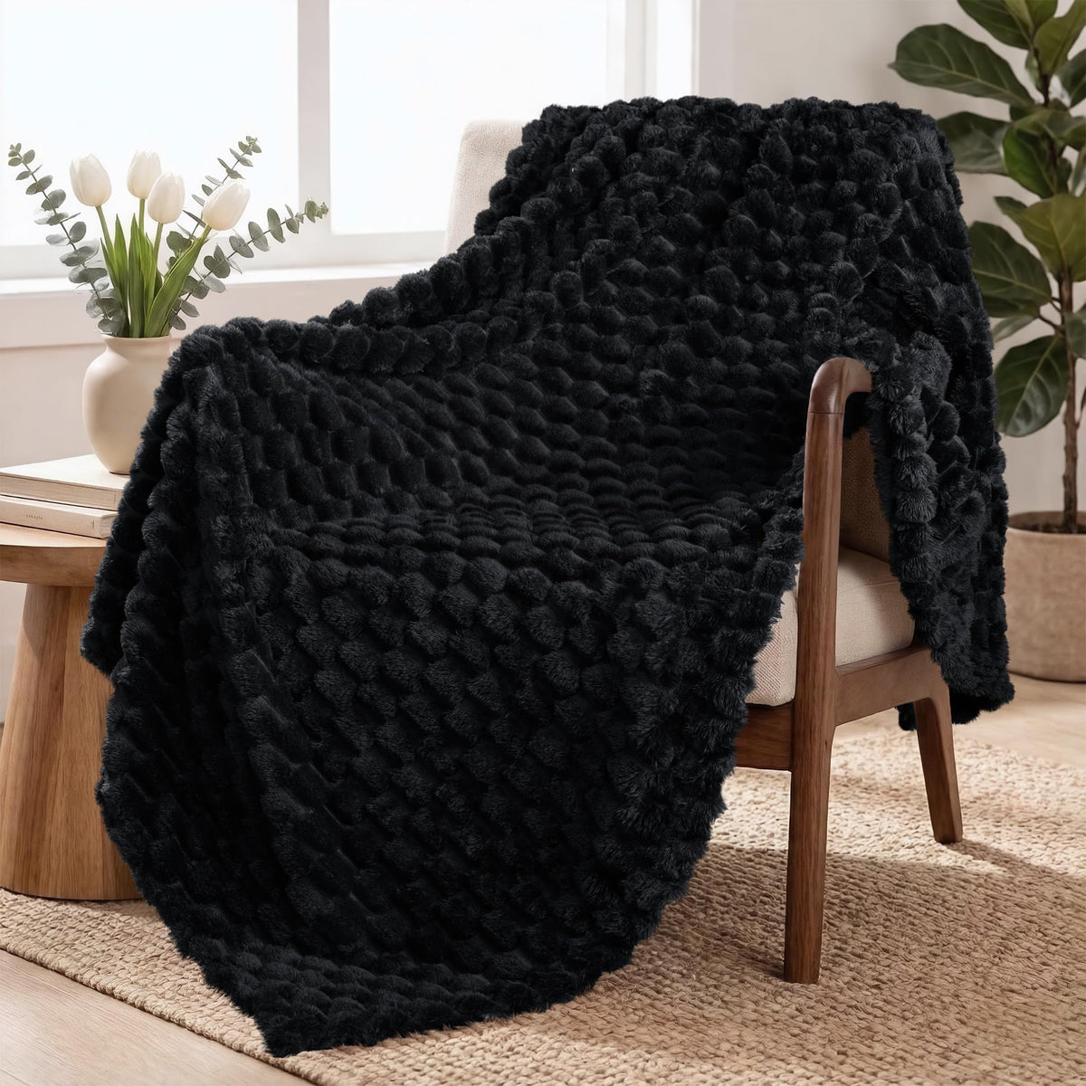 Exclusivo Mezcla Large 3D Fleece Throw Blanket for Couch, Ivory