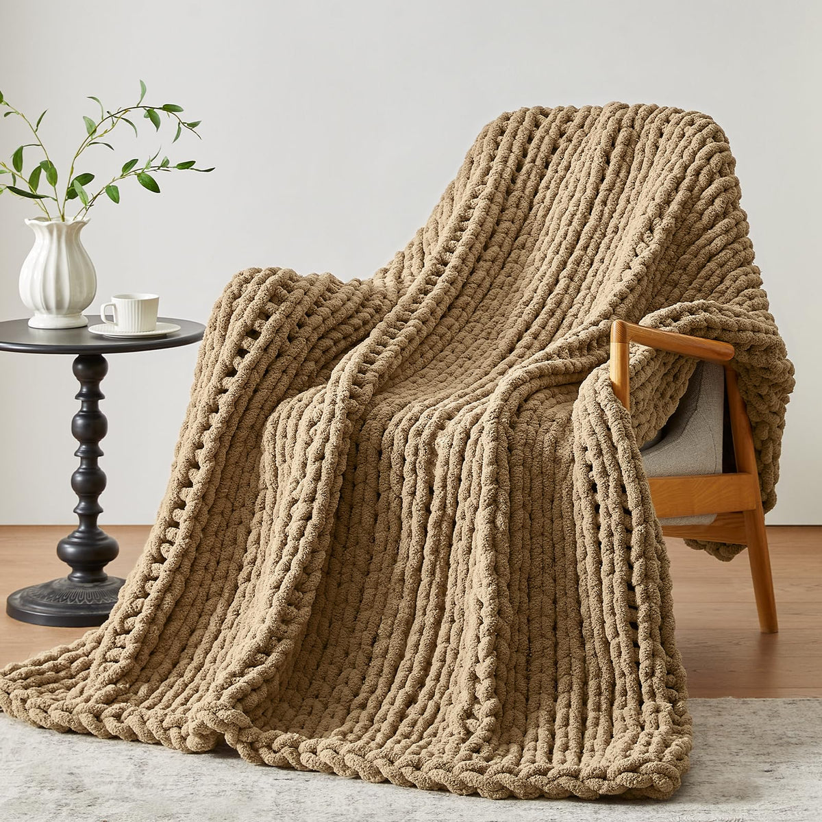 Negwoo Chunky Knit Throw Blanket, Knitted Throw Chenille Yarn, 50"*60"
