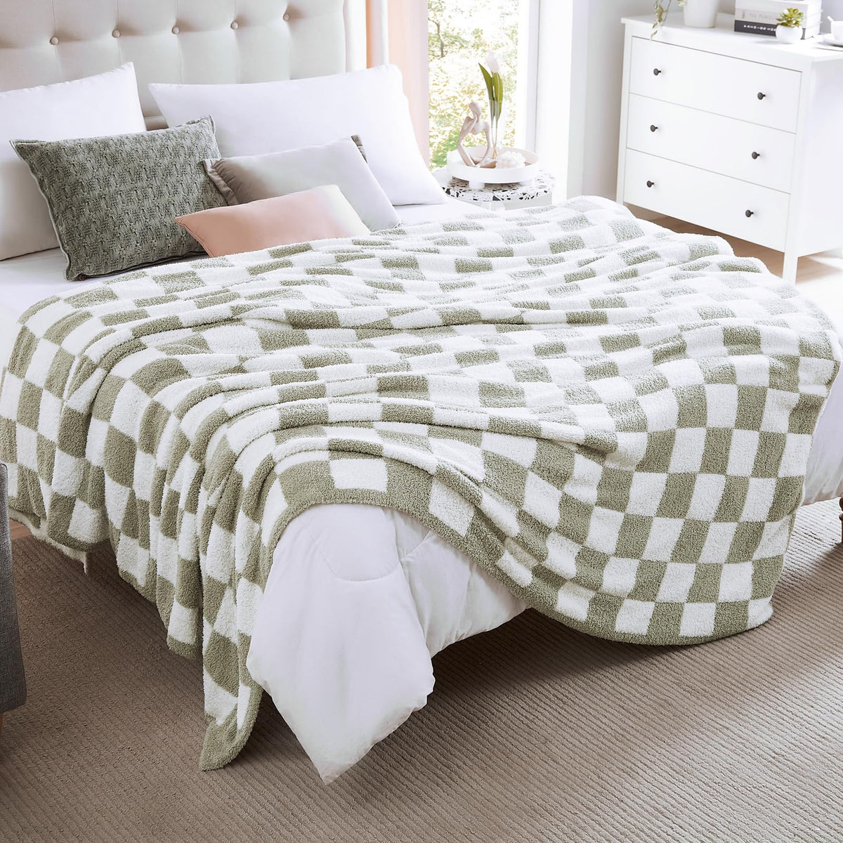 WRENSONGE Soft Checkered Throw Blanket for Couch-Cozy Warm Knitted Blankets