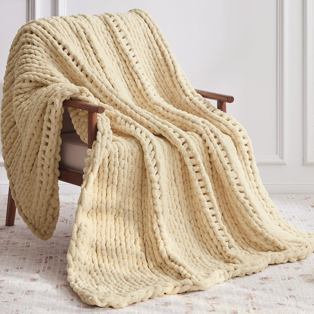 Negwoo Chunky Knit Throw Blanket, Knitted Throw Chenille Yarn, 50"*60"