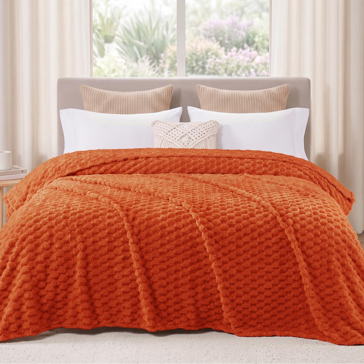 Exclusivo Mezcla Large 3D Fleece Throw Blanket for Couch, Ivory