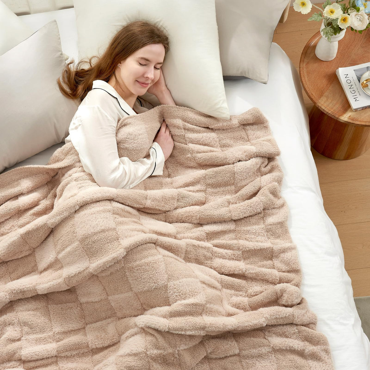Snuggle Sac Fall Checkered Throw Blanket Faux Fur Microfiber Blankets for Couch,Cozy Soft Warm Blanket for Sofa Bedroom Living Room,Beige Checker,50x60 inches