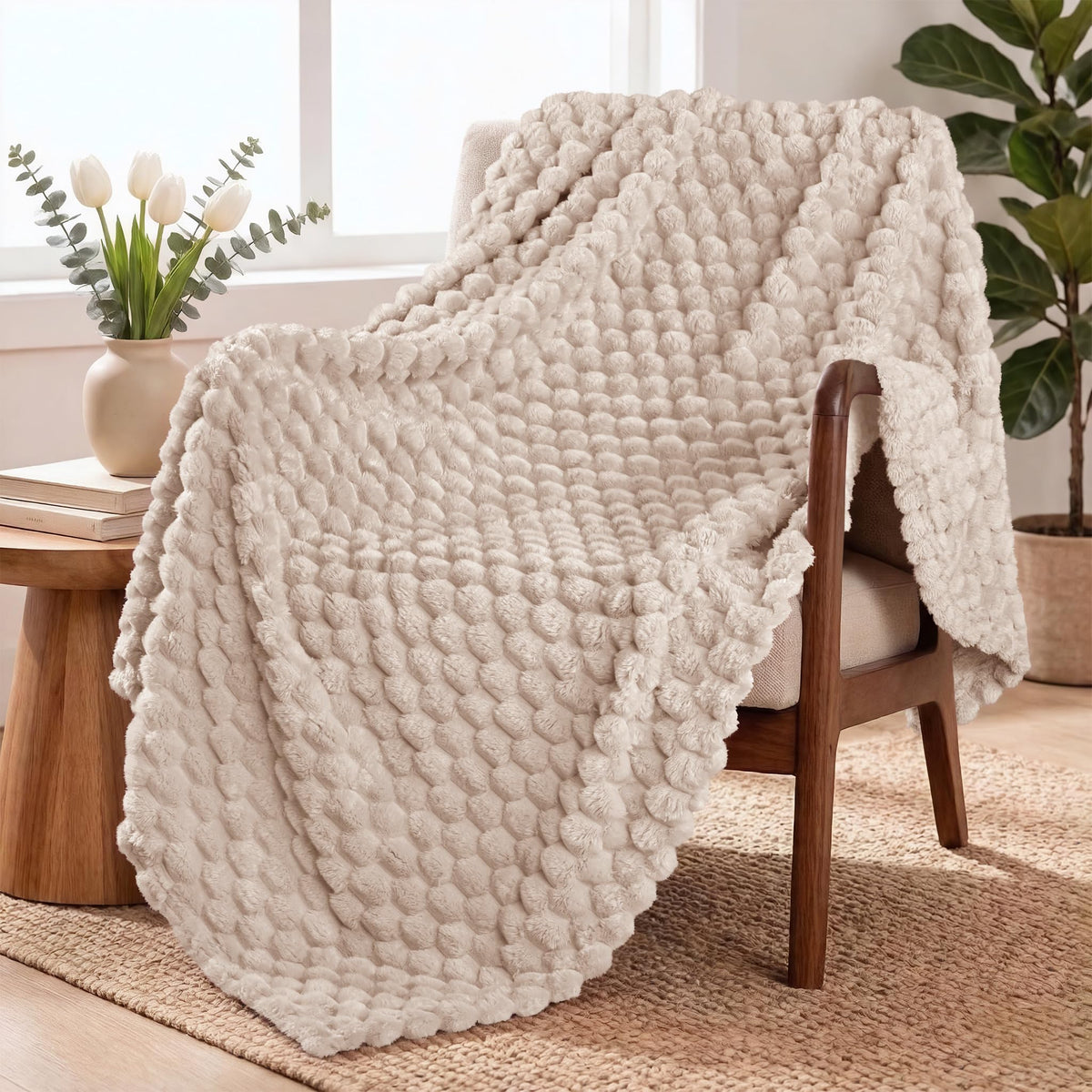 Exclusivo Mezcla Large 3D Fleece Throw Blanket for Couch, Ivory
