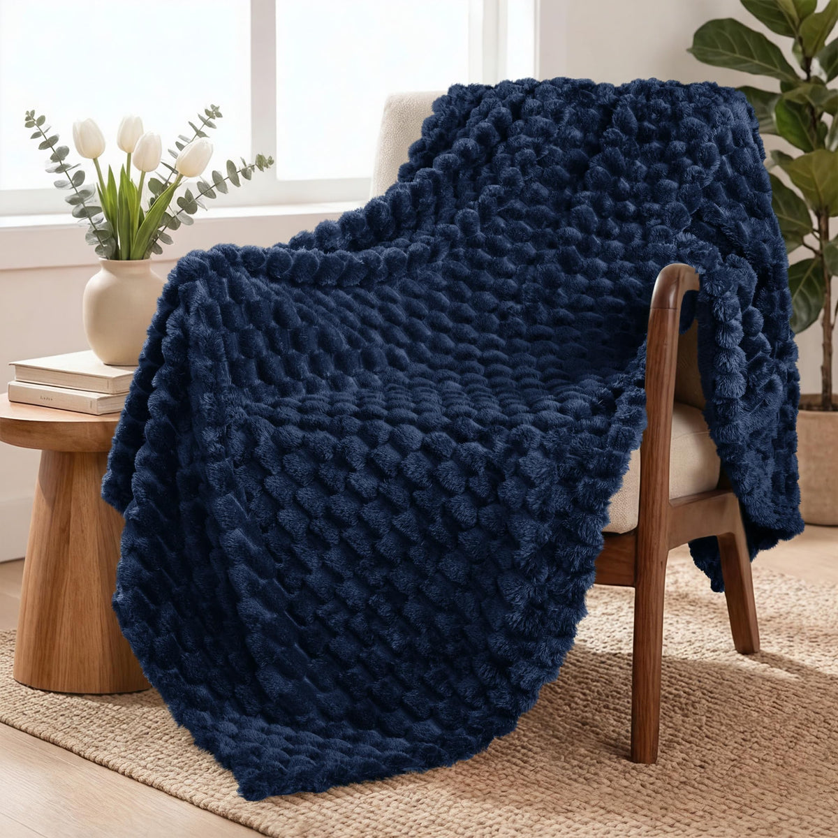 Exclusivo Mezcla Large 3D Fleece Throw Blanket for Couch, Ivory