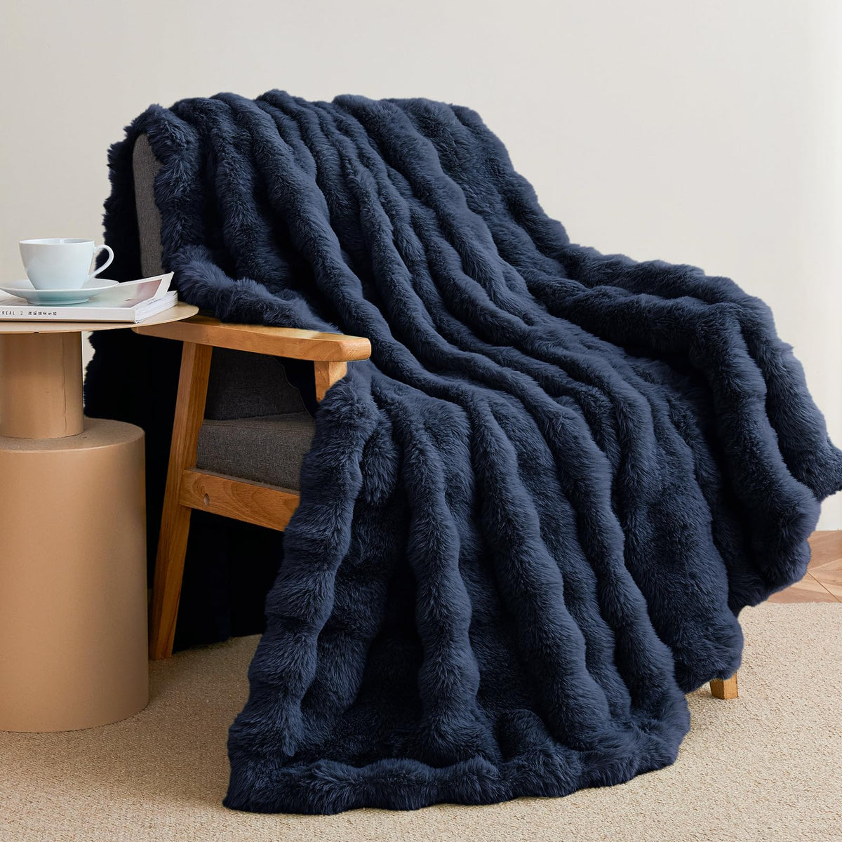 Faux Rabbit Fur Throw Blanket for Couch, Cream White Throw Blankets 50"x60"