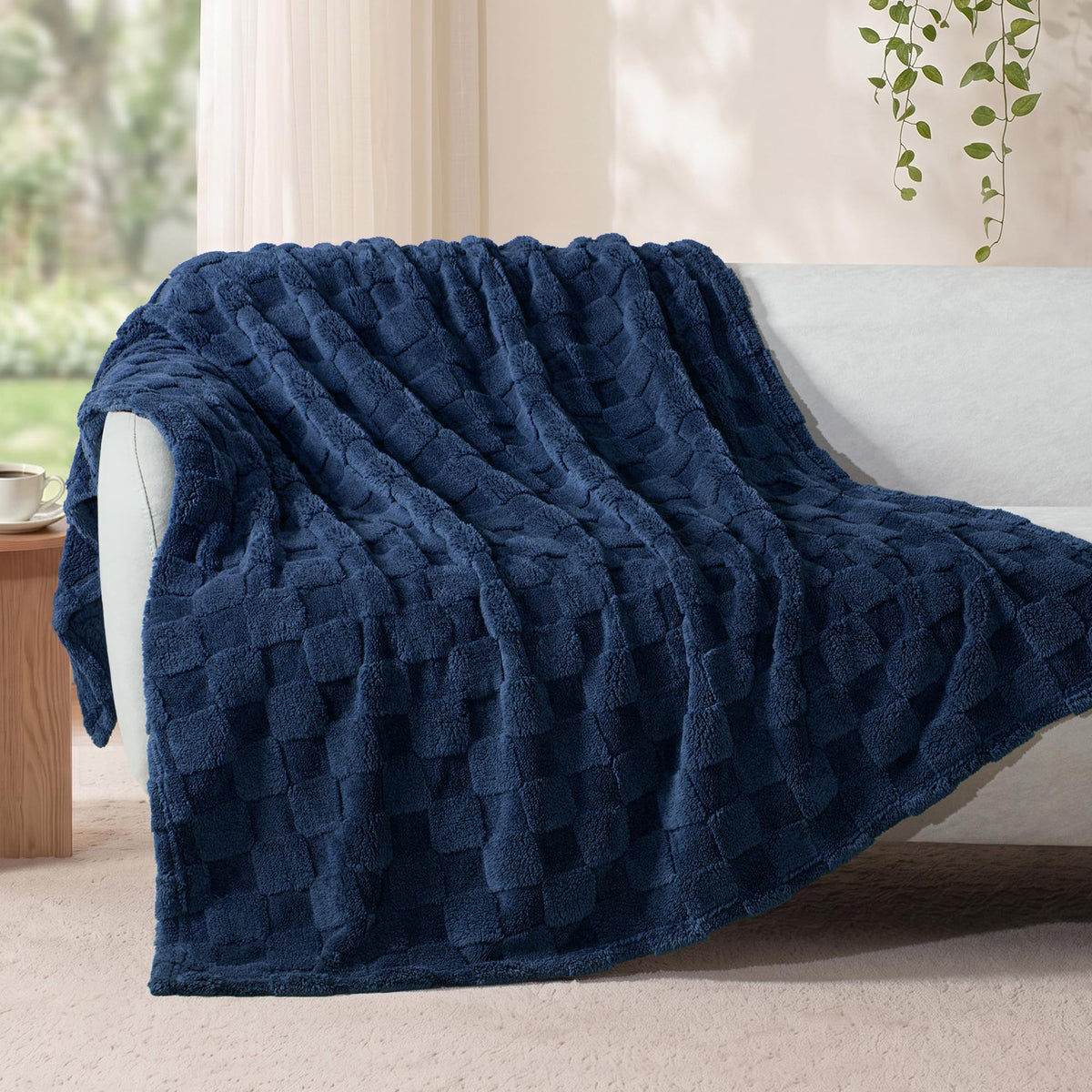 Exclusivo Mezcla 3D Checkered Fleece Throw Blanket for Couch, Ivory