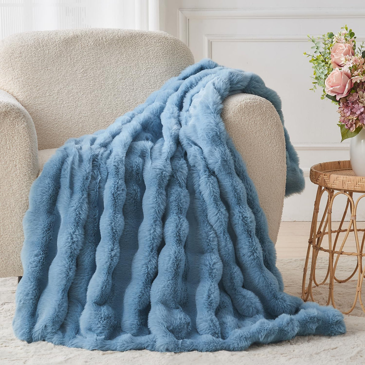 Lotus Karen Faux Fur Throw Blanket Cream White - Big Bubble Rabbit Fluff Blanket for Couch, Small Fluffy Fuzzy Cozy Blanket, Thick Furry Plush Shaggy Blankets, 50x60 Inches