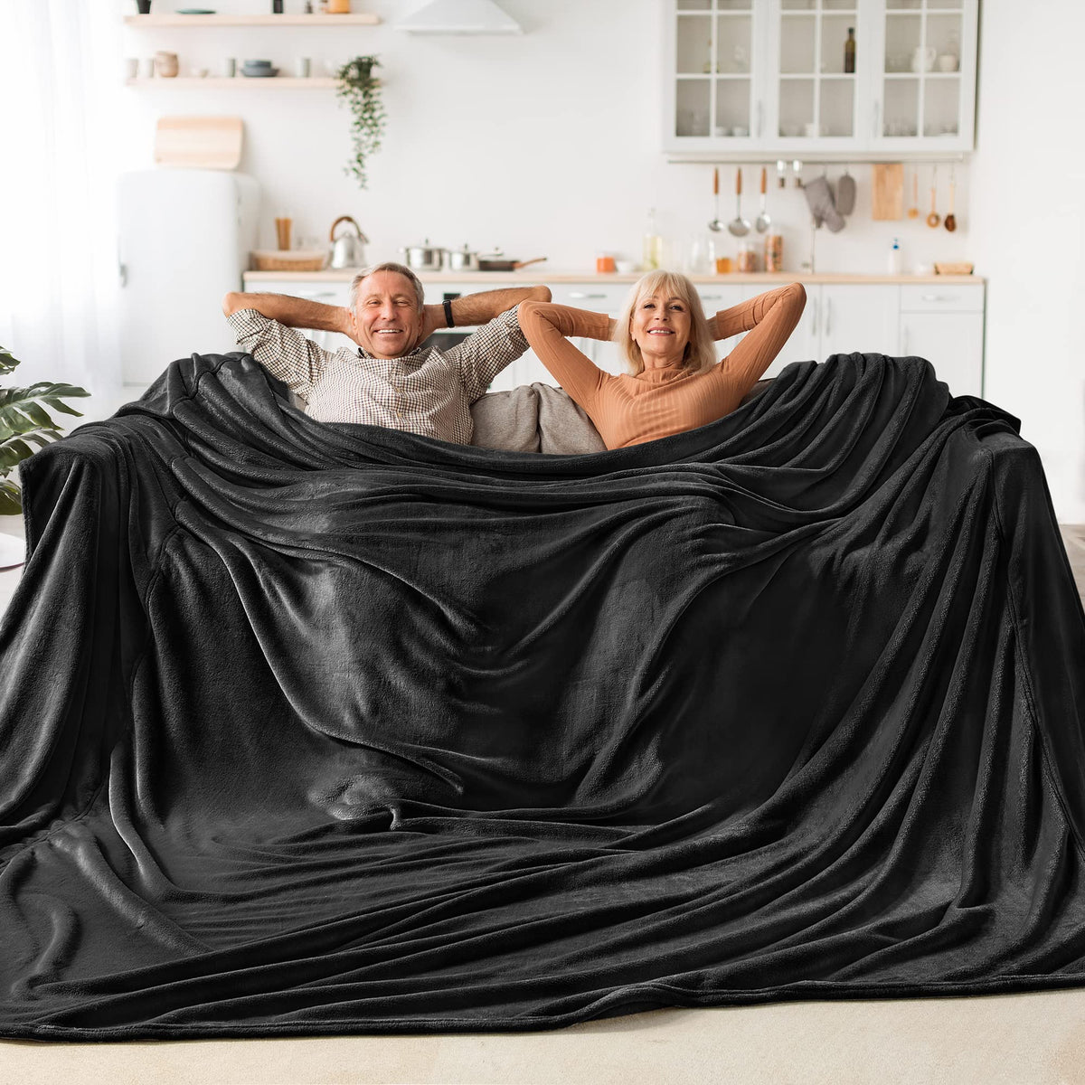 BEDELITE Fleece Blanket Soft Plush Throw for Couch Black 50"x60"