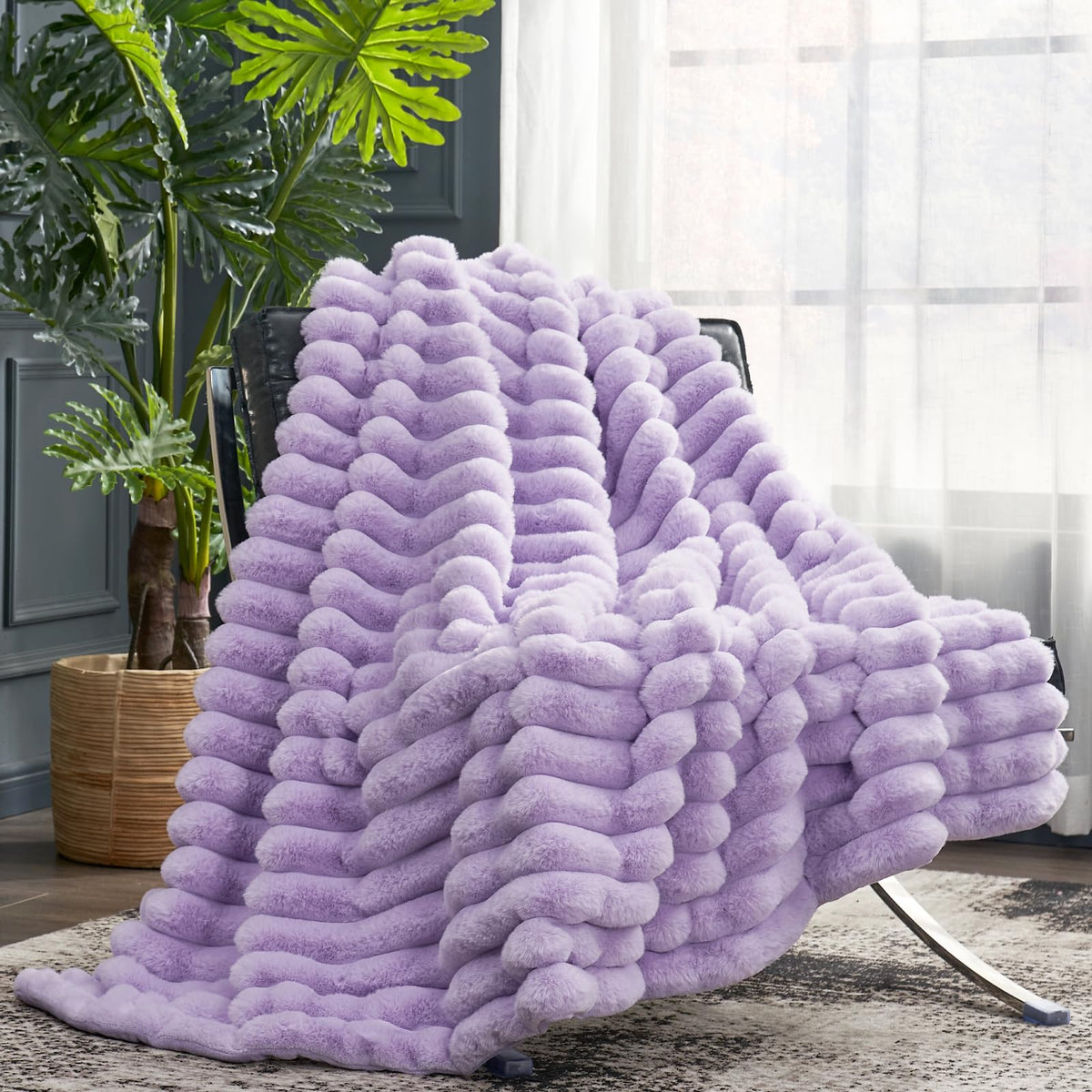 Cozy Bliss Faux Fur Throw Blanket for Couch, Cozy Warm Plush Striped Blanket for Sofa Bedroom Living Room, 50 * 60 Inches Black