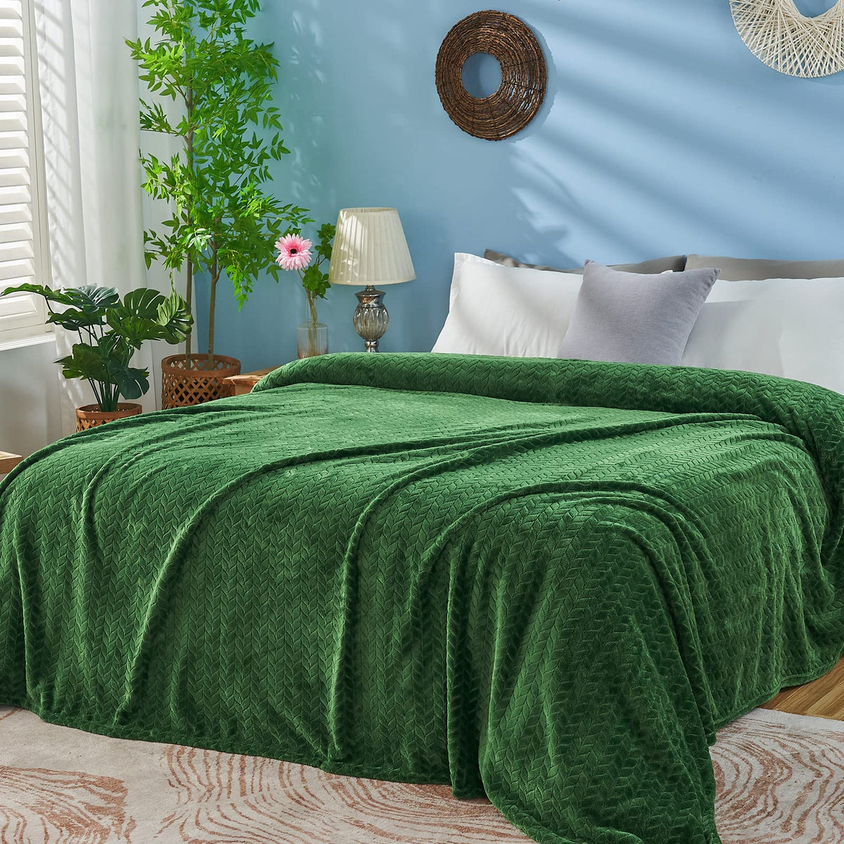 Inhand Fleece Throw Blanket, Super Soft Flannel Cozy for Adults, Washable Lightweight for Couch, Sofa, Bed, Office, Warm Plush for All Season, Green, 50"×60"