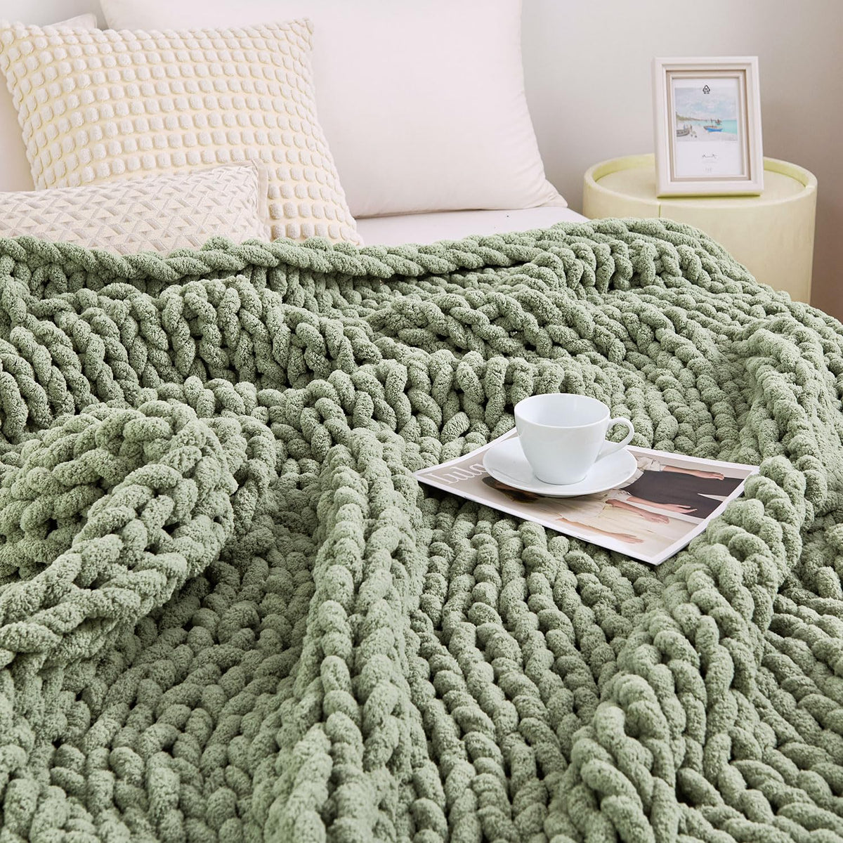 Chunky Knit Blanket Throw for Couch, 51"x63" Chunky Yarn Knitted Blankets