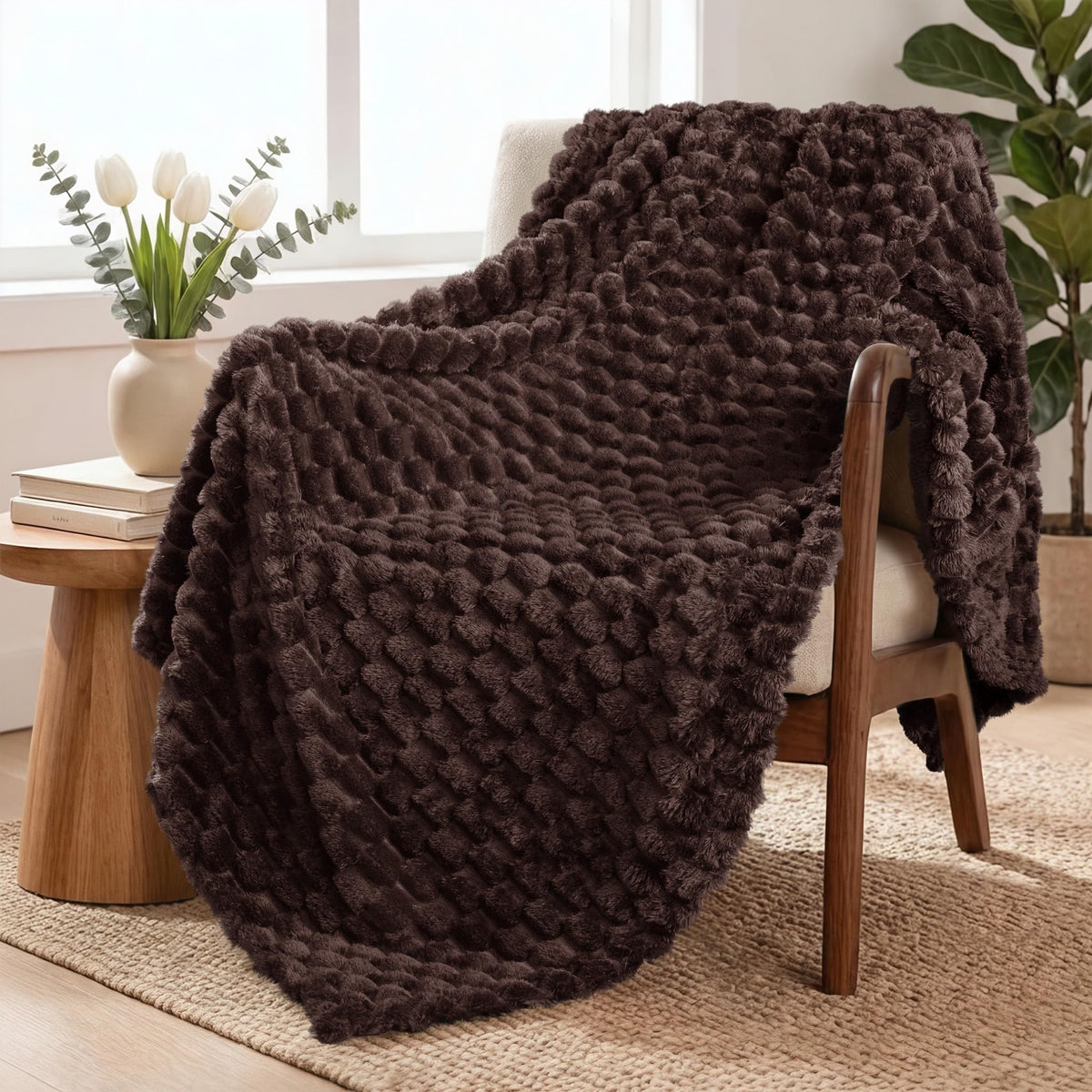 Exclusivo Mezcla Large 3D Fleece Throw Blanket for Couch, Ivory