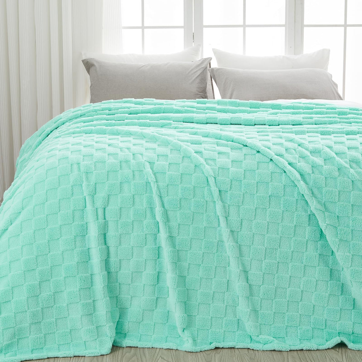 NEWCOSPLAY 3D Checkered Flannel Throw Blanket, Ivory Checkered, 50"x70"