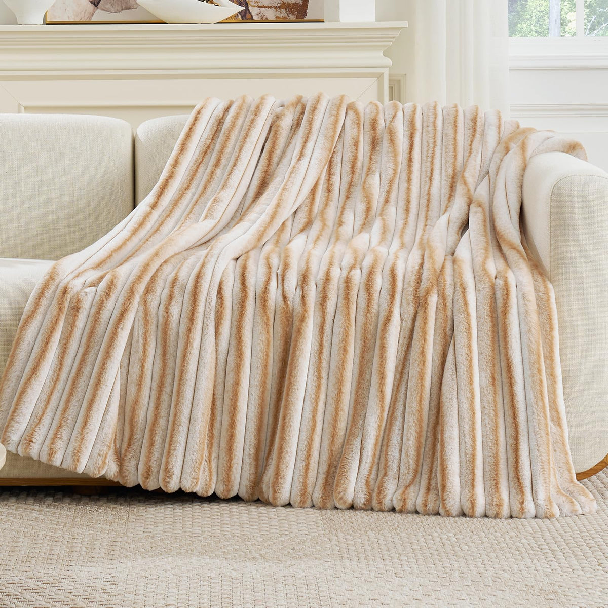 Cozy Bliss Faux Fur Throw Blanket for Couch, Cozy Warm Plush Striped Blanket for Sofa Bedroom Living Room, 50 * 60 Inches Black