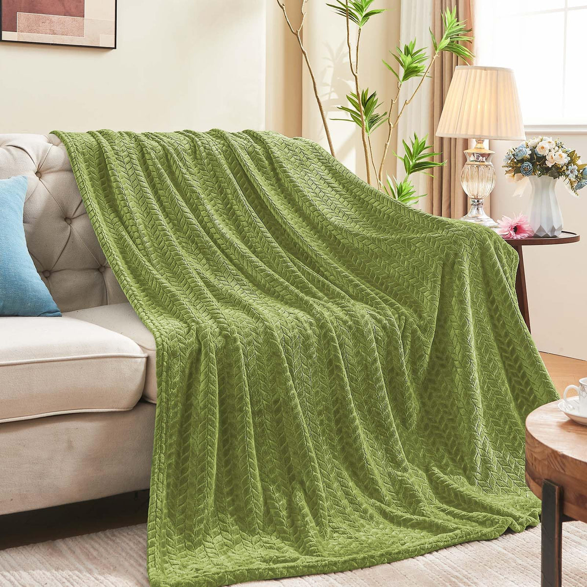 Inhand Fleece Throw Blanket, Super Soft Flannel Cozy for Adults, Washable Lightweight for Couch, Sofa, Bed, Office, Warm Plush for All Season, Green, 50"×60"