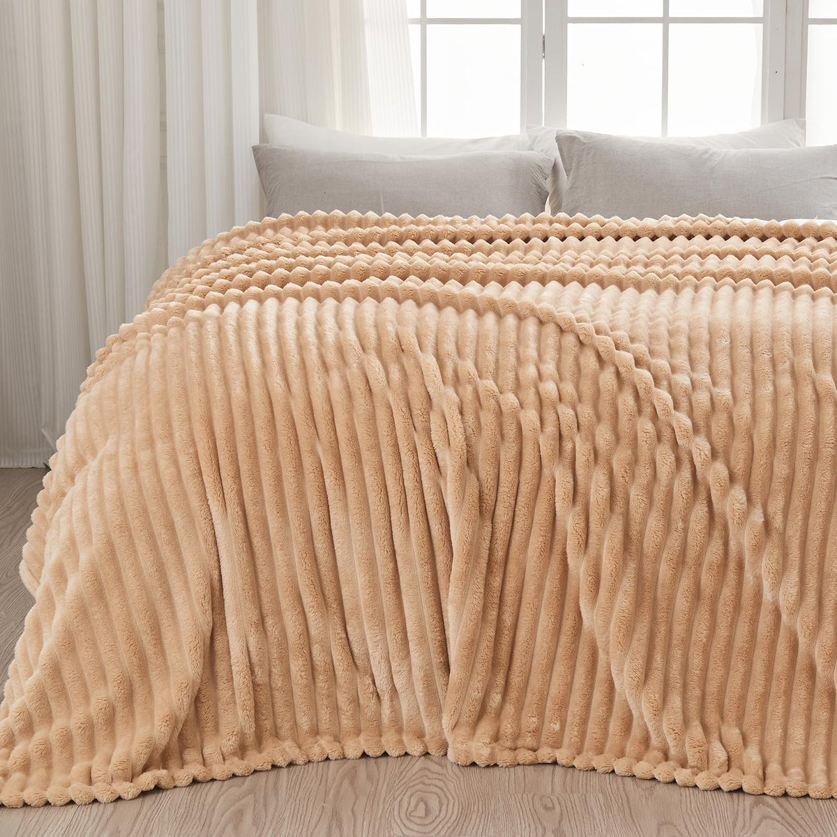 NEWCOSPLAY Fleece Ribbed Cozy Throw Blanket for Couch, Pink, 50"x60"