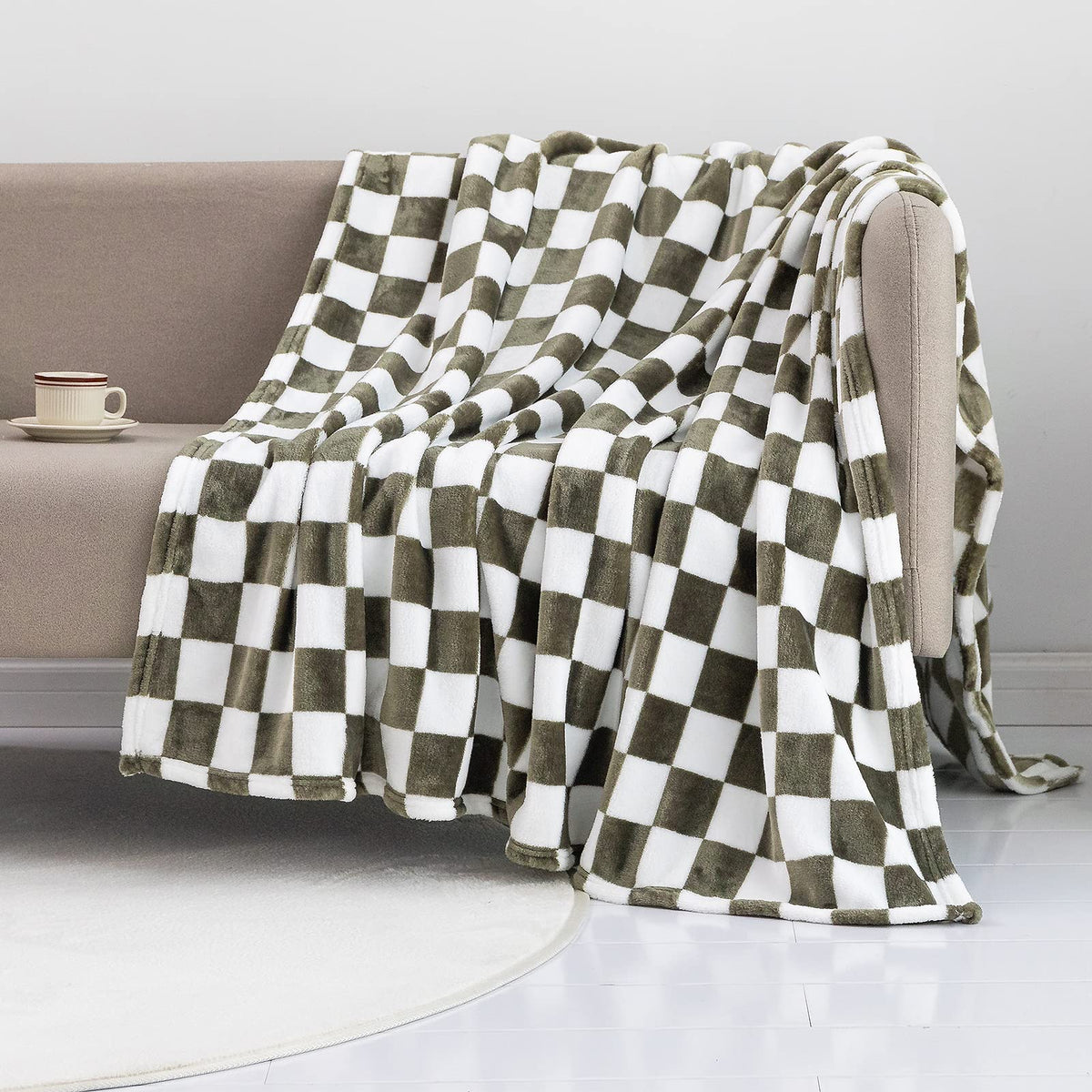 LOMAO Throw Blankets Flannel Blanket with Checkerboard Grid Pattern Soft Throw Blanket for Couch, Bed, Sofa Luxurious Warm and Cozy for All Seasons (Black, 50"x60")